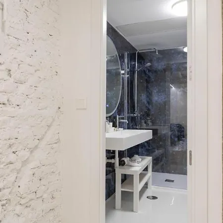 Apartment Contemporary 6bd For 12 Ventas