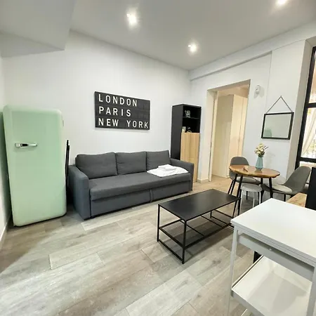 Dianthus House Apartment