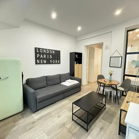 Dianthus House Apartment