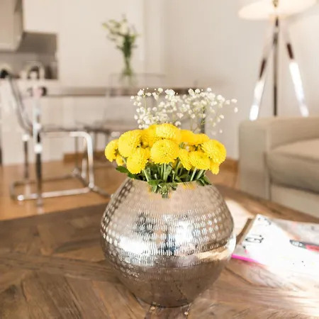 Downtown Urban Apartment *