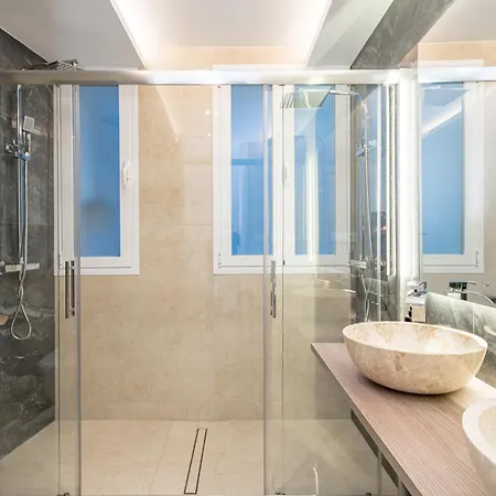 Chueca Viii Calle Hortaleza 3br 3bh Apartment Madrid