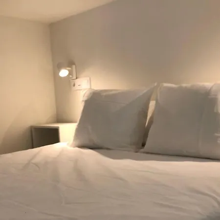 Cozy In Apartment *