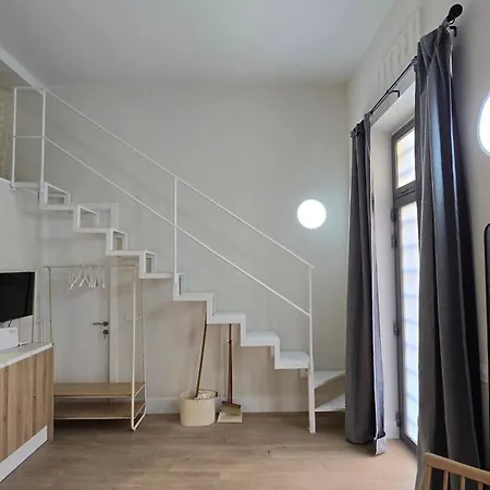 Cozy In Apartment *