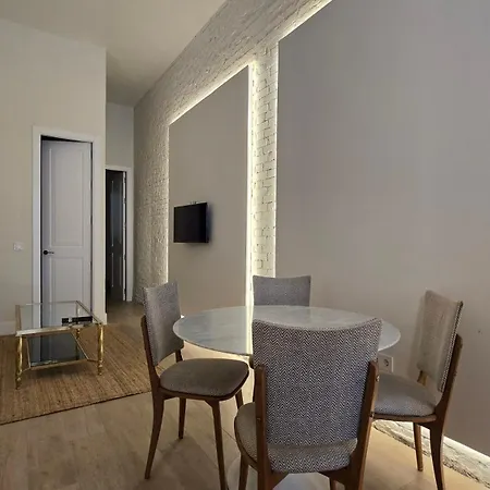 Center Charm 1 Bedroom *