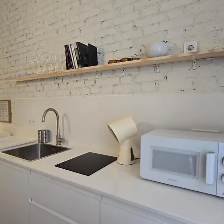 Center Charm 1 Bedroom *