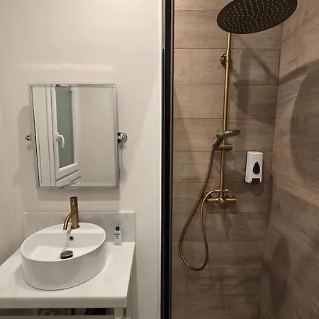 Center Charm 1 Bedroom *