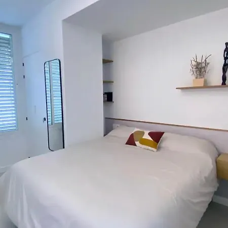 Nuevo Lalatina Apartment