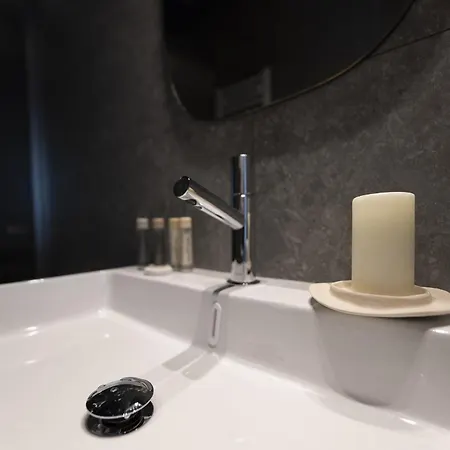 Reina Sofia Center Apartment *