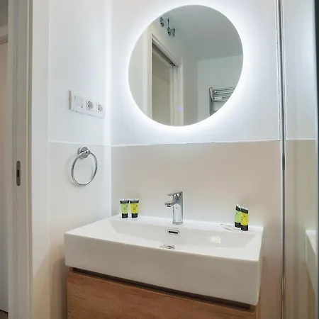 Cozy Studio-chamberi Apartment