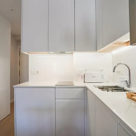 Cozy Studio-chamberi Apartment