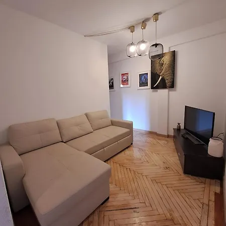 In - Private For Rent In Calle De San Bernabe Guest house Madrid