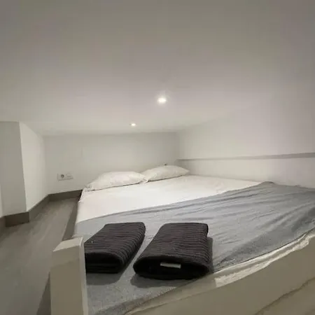 Juvenil En La Mejor Zona De *