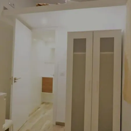 Juvenil En La Mejor Zona De Apartment