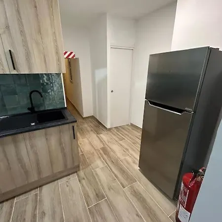 Apartment Recien Reformado Con 5 Y 3 Banos *