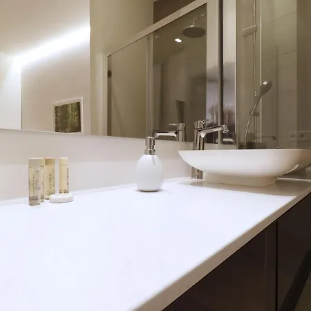 The Star Apartment *