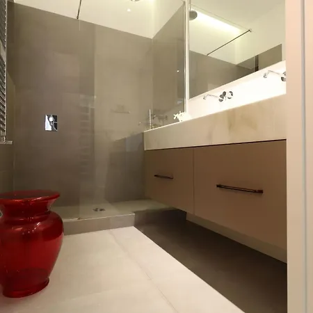 Apartment House Of Arts - Justicia