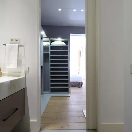 Apartment House Of Arts - Justicia