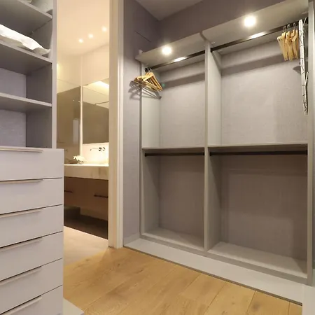 Apartment House Of Arts - Justicia *