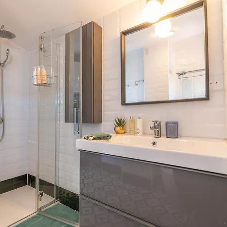 Apartment Authentic Experience -plaza Mayor 7min Walk - Spectacular View - Champagne *