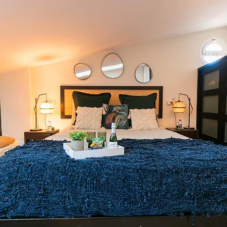 Authentic Experience -plaza Mayor 7min Walk - Spectacular View - Champagne Madrid
