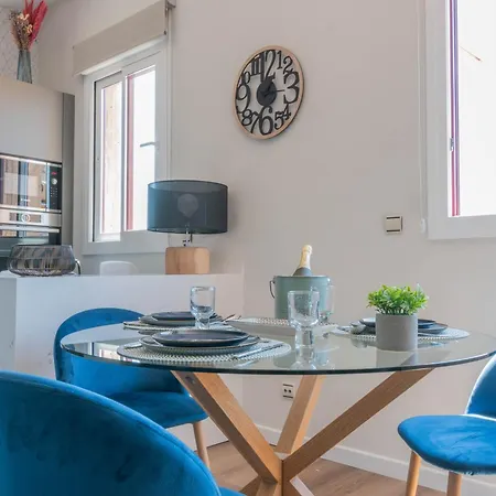Apartment Authentic Experience -plaza Mayor 7min Walk - Spectacular View - Champagne Madrid