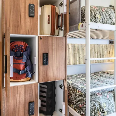 Hostel Eliseo - Livingcoworking - Malasana Madrid