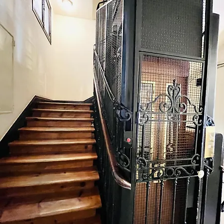 Dplace To Be - Luxury In Historic Center Bed and Breakfast *