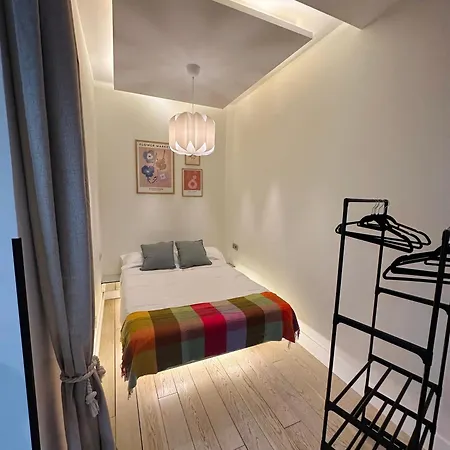 Amplio Y Moderno Piso En El Centro De Madrid