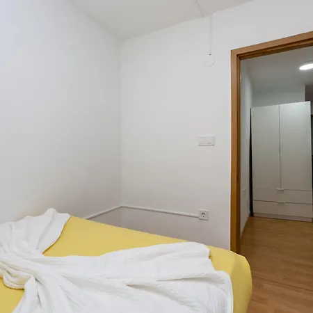 3 Habs Az10 Apartment *