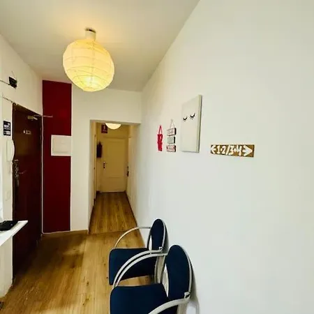 Apartment In Downtown