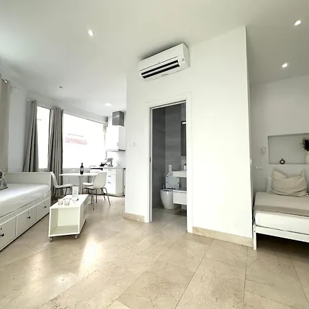 Andres Tamayo Av America Apartamento Madrid