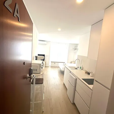 Andres Tamayo Av America Apartamento Madrid
