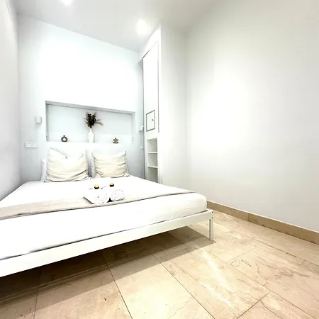 Andres Tamayo Av America Apartamento Madrid