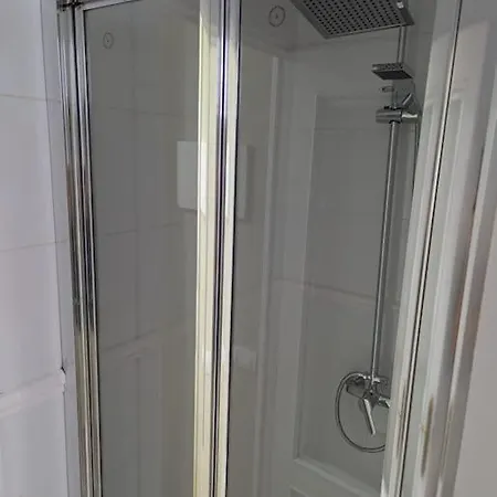 Andres Tamayo Calle, Apartamento En Av America Y Diego De Leon Apartment *