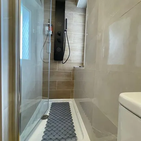 Piso De 3 Recien Renovado A 15 Mins De Sol Apartment