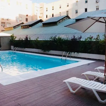 Piscina Juan Bravo Apartment Madrid
