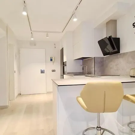 Oshun Sanchinarro Ii Apartment *