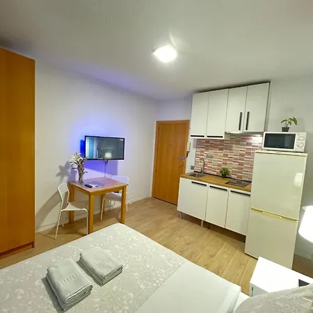 Quiet Apartment *