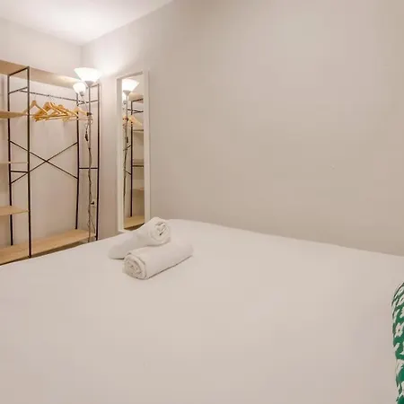 Cool Deluxe Interior Design A 2 Min De Gran Via Apartamento