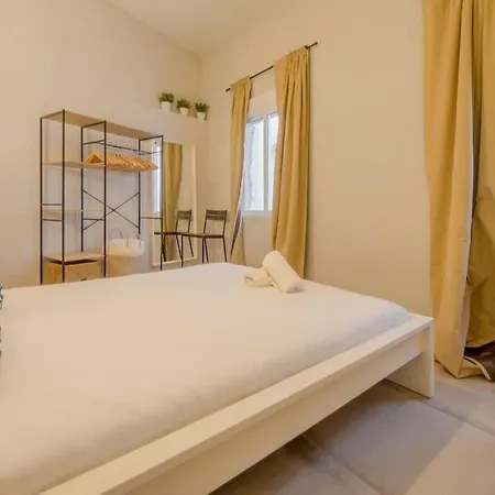 Cool Deluxe Interior Design A 2 Min De Gran Via * Madrid