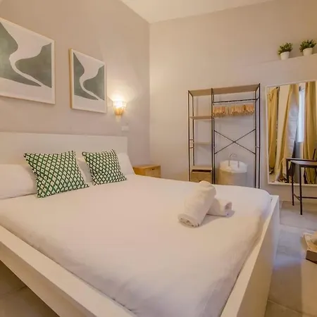 Cool Deluxe Interior Design A 2 Min De Gran Via Apartment