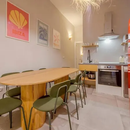 Cool Deluxe Interior Design A 2 Min De Gran Via Madrid