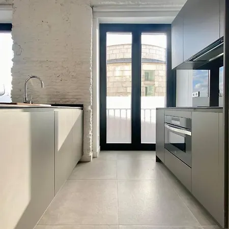 Charming Urban La Latina Apartment