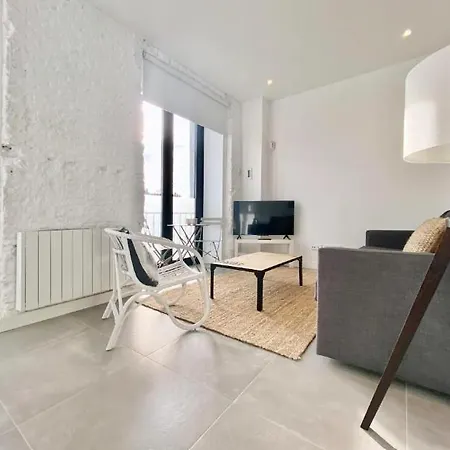 Charming Urban La Latina Apartment *