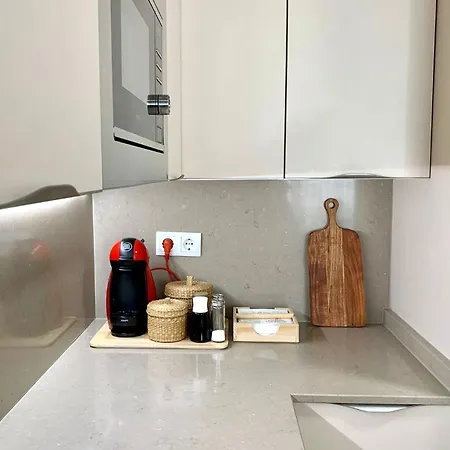 Apartment Encantador Piso En Plaza Castilla By Bebalmy