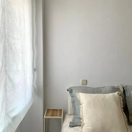 Apartment Encantador Piso En Plaza Castilla By Bebalmy *