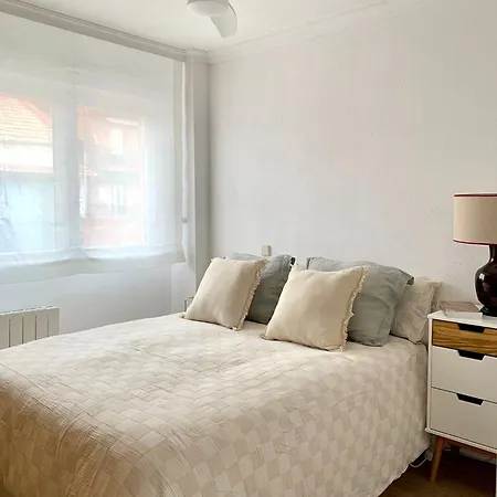 Apartment Encantador Piso En Plaza Castilla By Bebalmy *
