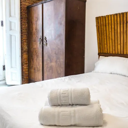 Centrico Estudio En Plaza De Espana By Bebalmy * Madrid