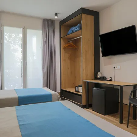 Castilla Ii Puerta Del Sol Guest house 2*
