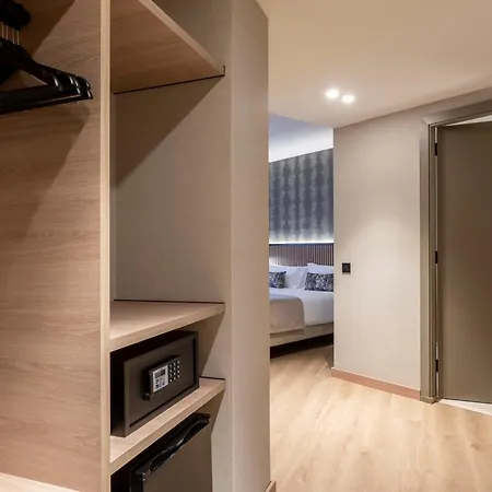 Rafaelhoteles Piramides Отель